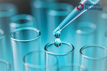 Ряды лабораторных пробирок с жидкостью